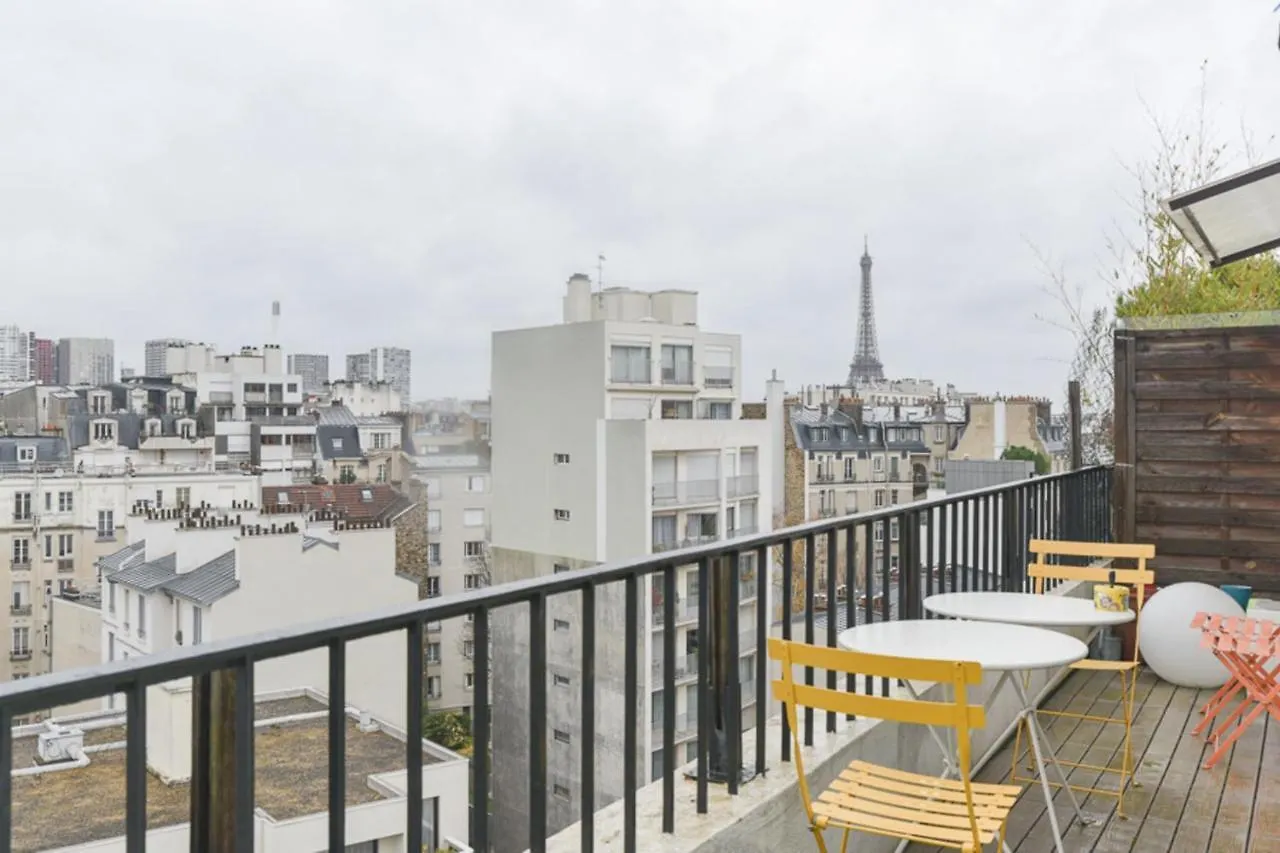 50 M Unoverlooked Nest With Eiffel Tower View *