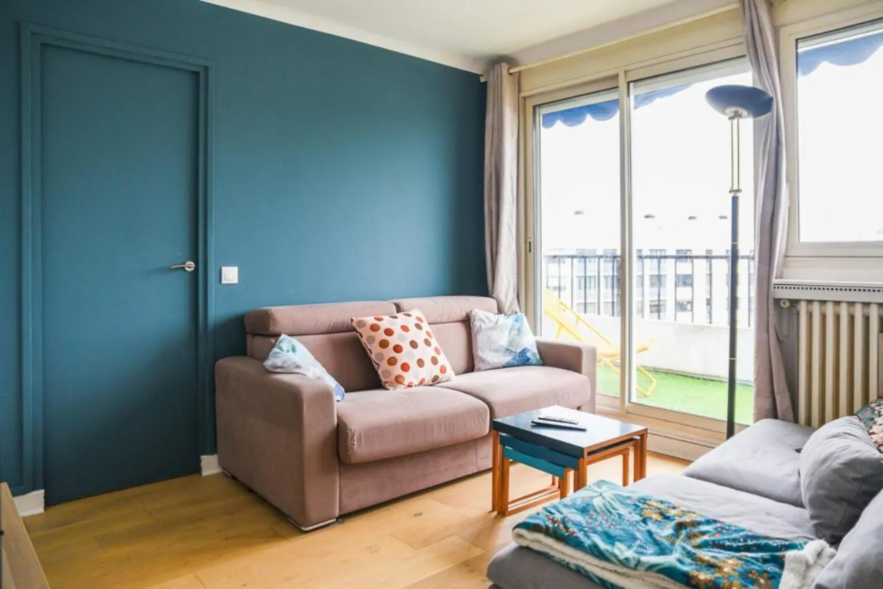 Apartment 50 M Unoverlooked Nest With Eiffel Tower View Paris