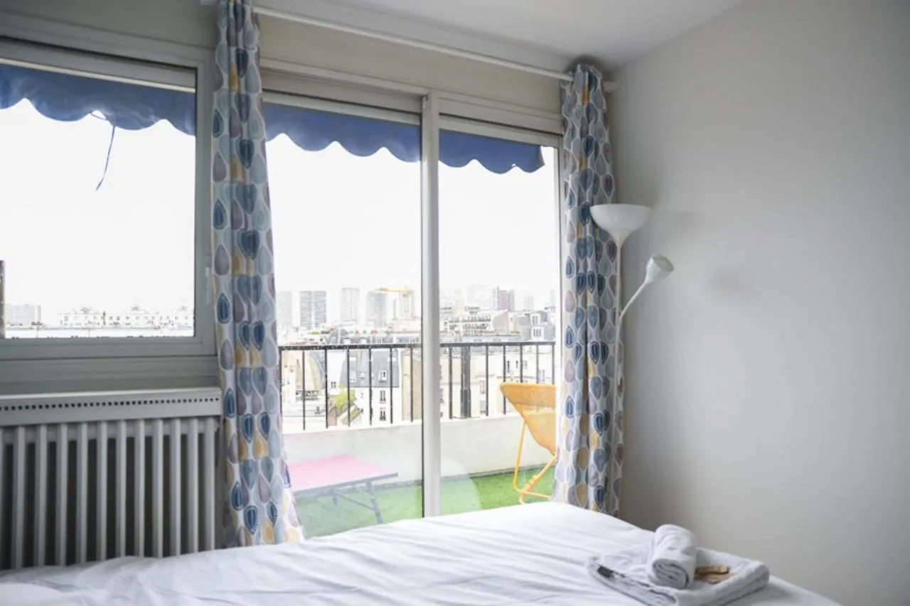50 M Unoverlooked Nest With Eiffel Tower View Apartment Paris