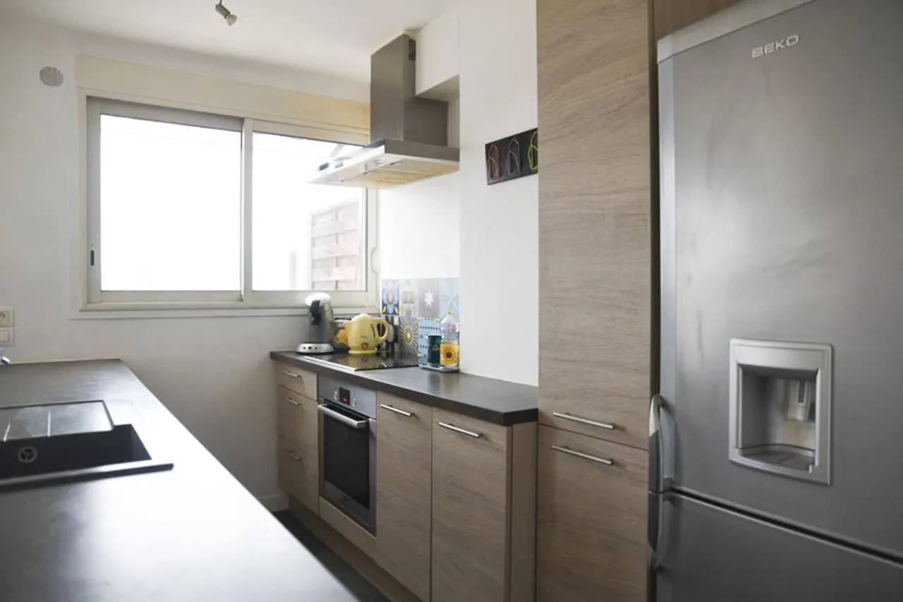 50 M Unoverlooked Nest With Eiffel Tower View